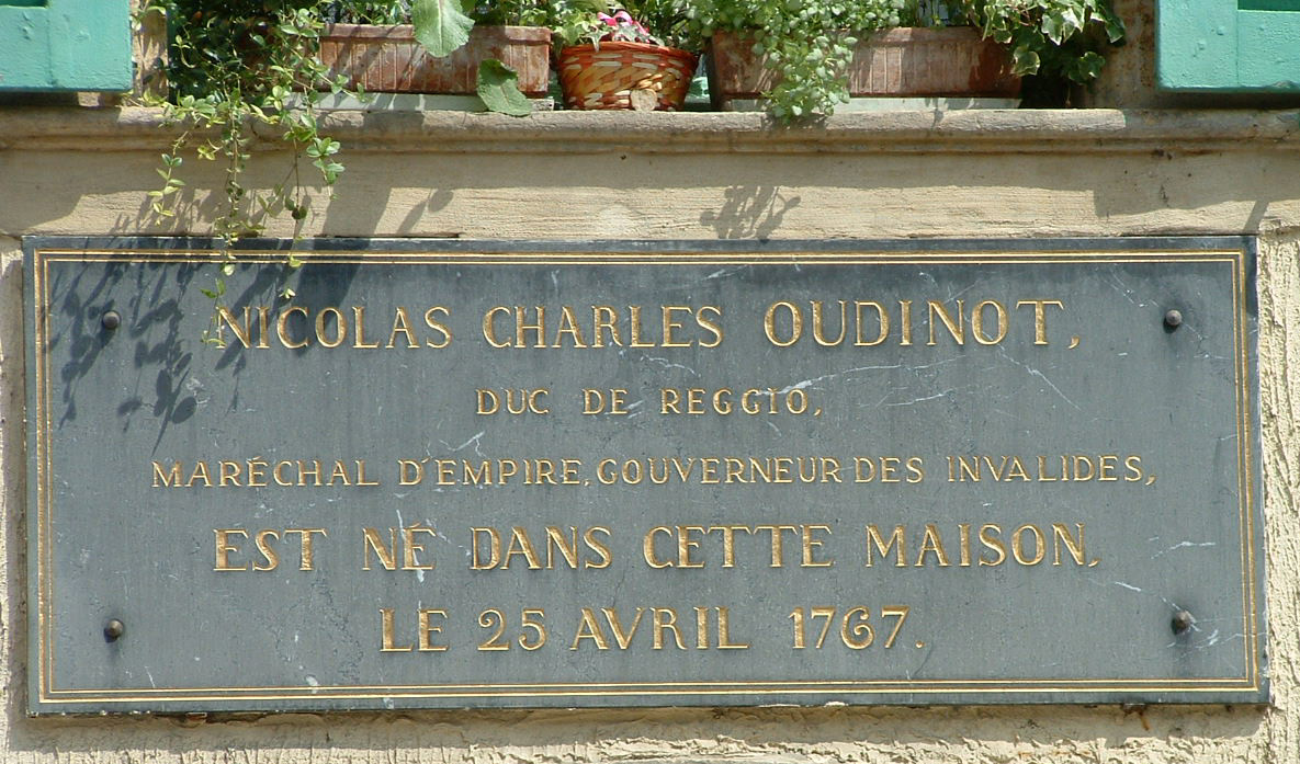 Plaque appose sur le fronton